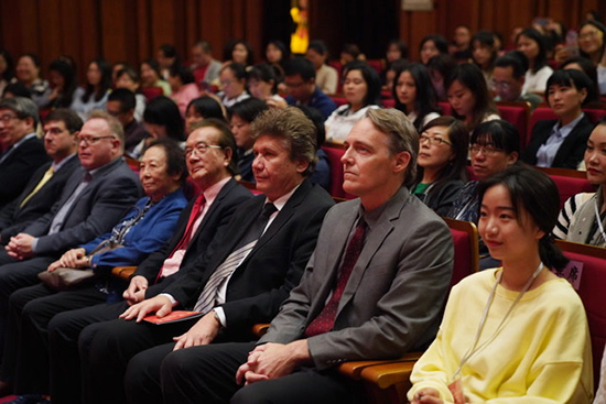 七百余名教师齐聚上海探讨五大洲的钢琴教育